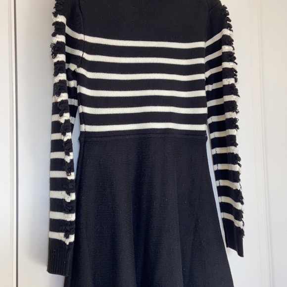 Eliza J Sweater Dress - Picture 5 of 5